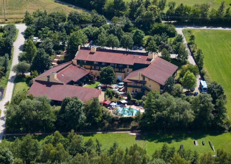 Jubiläumsfeier 15 Jahre Seehotel Moldan mit 1. Tag des Hundes