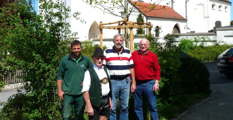 Ein neuer Baum fürs Bäckerplatzl