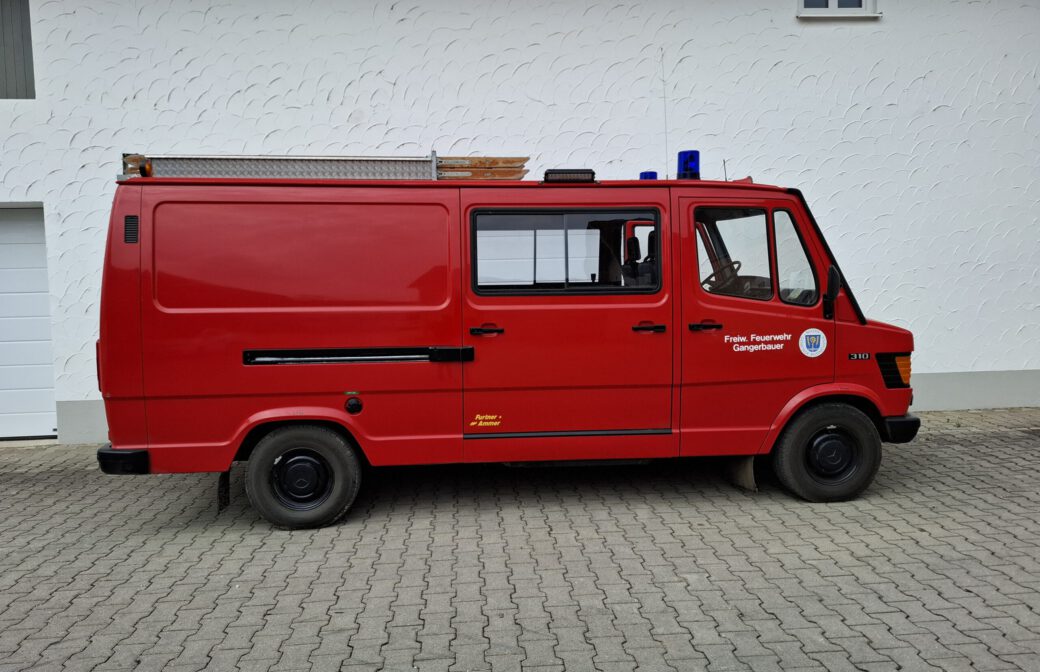 Altes Feuerwehrauto zu verkaufen